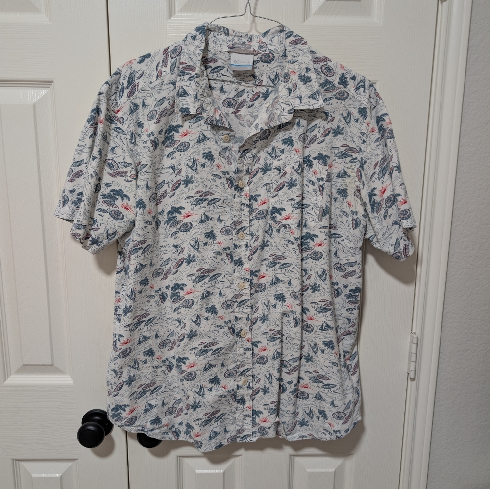 Columbia White Short-Sleeve Button-Down Shirt with Blue and Coral Leaf Print